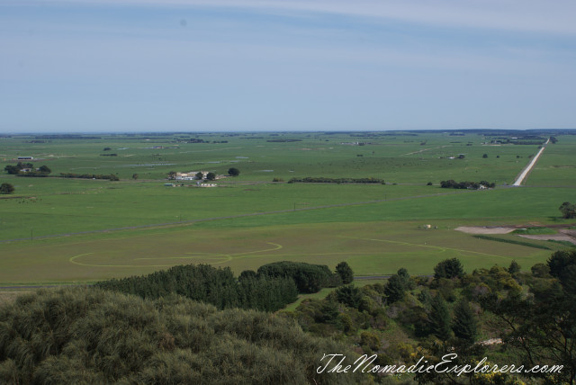 Australia, South Australia, Limestone Coast, Mt Gambier - спуск в кратер Mount Schank, , 