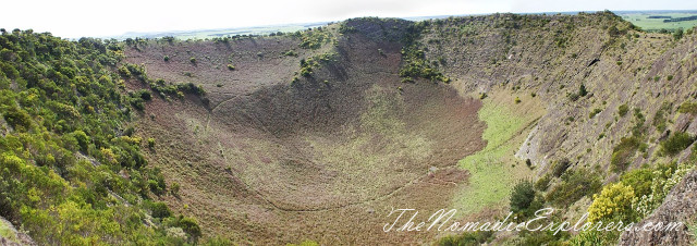 Australia, South Australia, Limestone Coast, Mt Gambier - спуск в кратер Mount Schank, , 