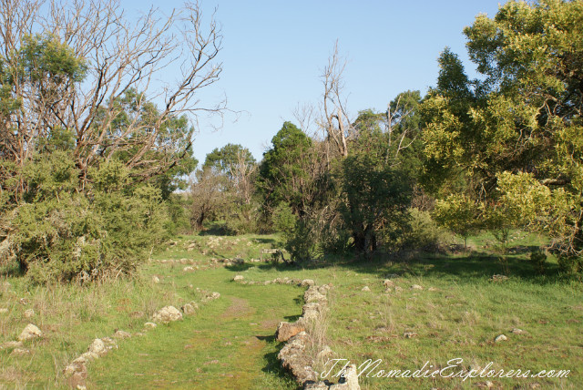 Australia, Victoria, Grampians, Mount Napier State Park - лавовые пещеры Byaduk Caves и Mt. Napier, , 