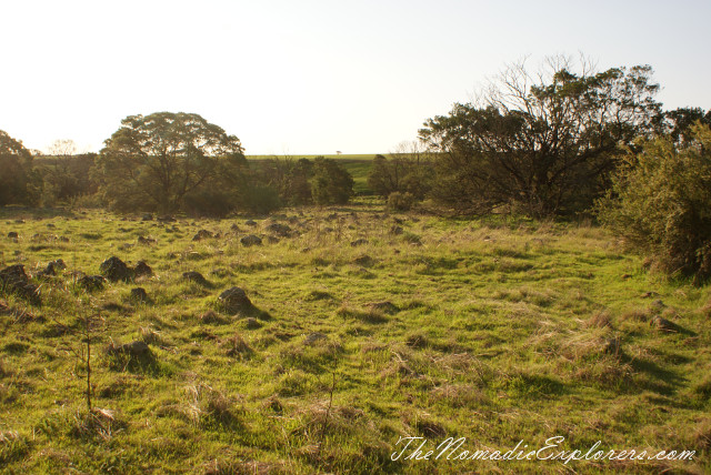 Australia, Victoria, Grampians, Mount Napier State Park - лавовые пещеры Byaduk Caves и Mt. Napier, , 