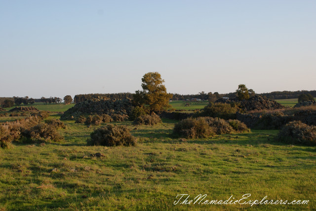 Australia, Victoria, Grampians, Tumuli - Lava Blisters, , 