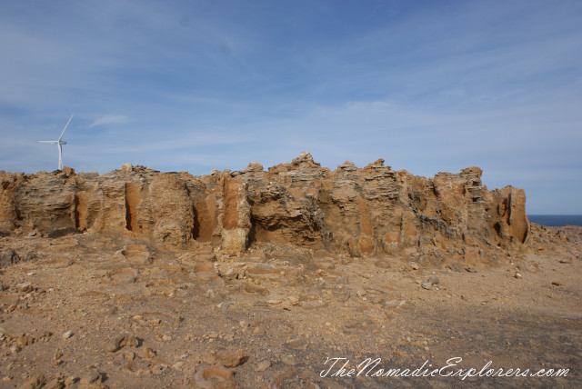 Australia, Victoria, Great Ocean Road, Portland, Portland: Cape Bridgewater, Blowholes, Petrified Forest, Freshwater Springs, Australia, Victoria, Great Ocean Road, Portland, Портланд - скалы Blowholes, известняковые образования Petrified Forest и ручьи пресной воды Freshwater Springs (Portland - Blowholes, Petrified Forest, Freshwater Springs)