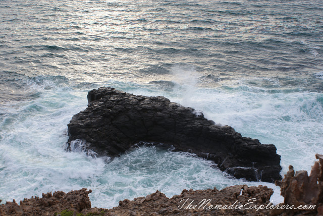 Australia, Victoria, Great Ocean Road, Portland, Portland: Cape Bridgewater, Blowholes, Petrified Forest, Freshwater Springs, Australia, Victoria, Great Ocean Road, Portland, Портланд - скалы Blowholes, известняковые образования Petrified Forest и ручьи пресной воды Freshwater Springs (Portland - Blowholes, Petrified Forest, Freshwater Springs)