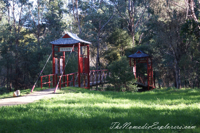 Australia, Victoria, Hight Country, Wandiligong. Maze, Chinese Swing Bridge, Nut Festival, , 