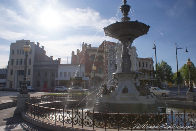 Australia, Victoria, Goldfields, Bendigo, A day in &quot;my&quot; life (in pictures) in Bendigo: The Body Beautiful exhibition, Bendigo Pottery, short walk, , 