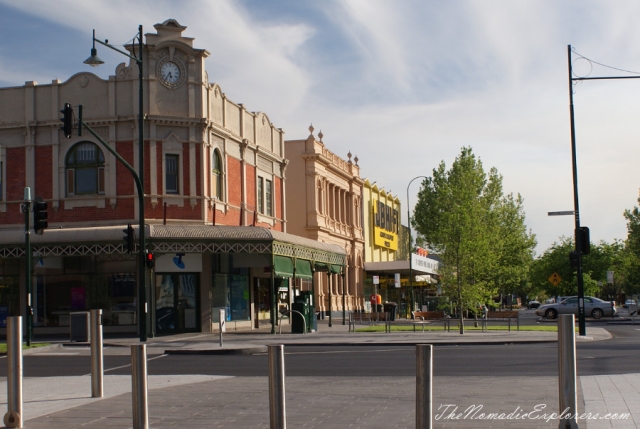 Australia, Victoria, Goldfields, Bendigo, A day in &quot;my&quot; life (in pictures) in Bendigo: The Body Beautiful exhibition, Bendigo Pottery, short walk, , 