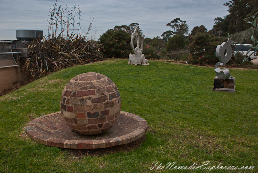 Australia, Victoria, Mornington Peninsula, The Montalto Sculpture Park, , 